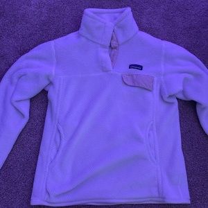 Patagonia white and cream sweatshirt